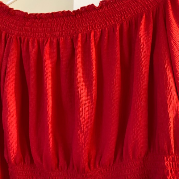 Red crop top - Picture 5 of 7